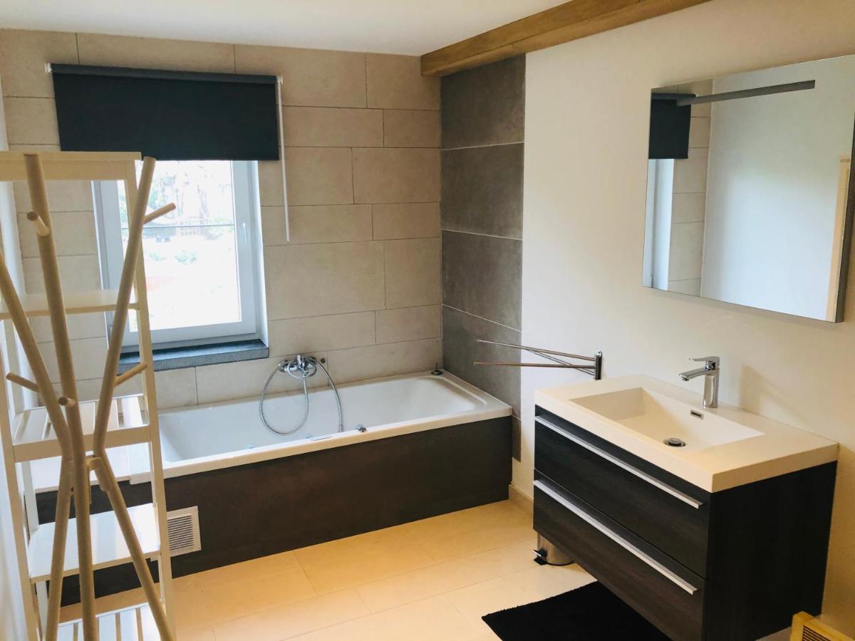 Holiday home Juste A Cote, Maison De Caractere Avec Piscine Wanze