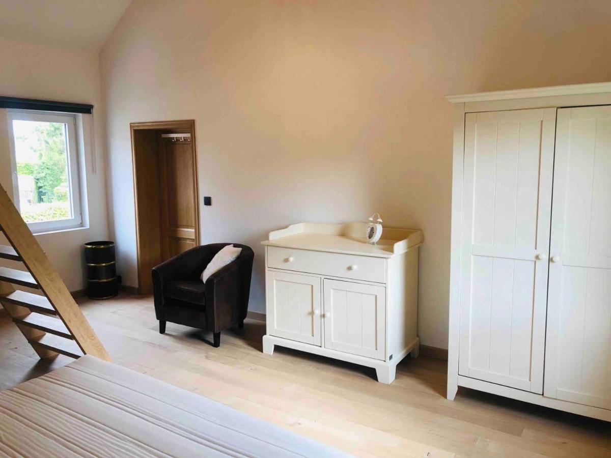 Juste A Cote, Maison De Caractere Avec Piscine Holiday home Wanze